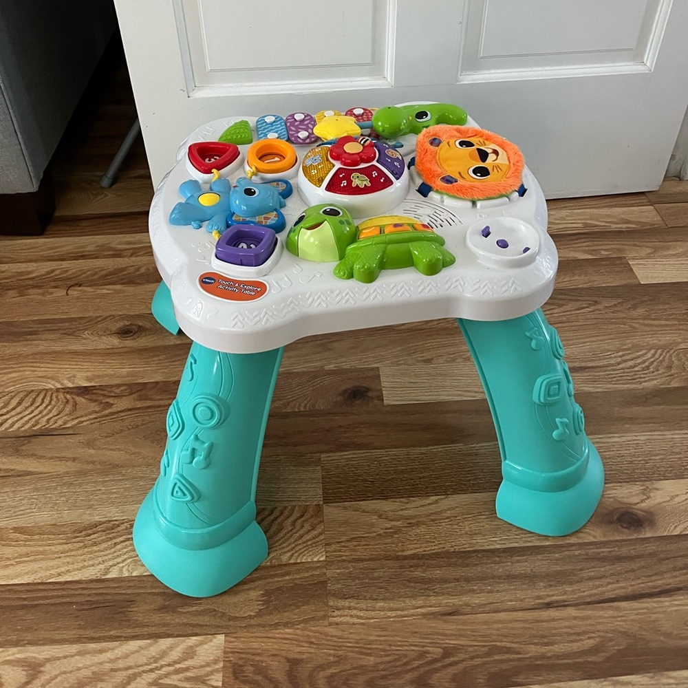 VTech Touch and Explore Activity Table